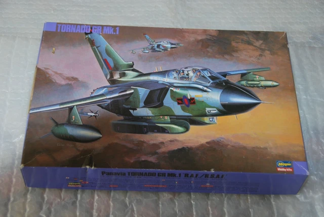 Hasegawa AVION  Tornado PANAVIA GR MK1  1/72 04028 + TORNADO UPSET VERLINDEN 517