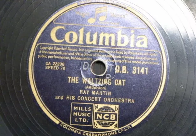 78 rpm RAY MARTIN ORCH the waltzing cat / the marching strings