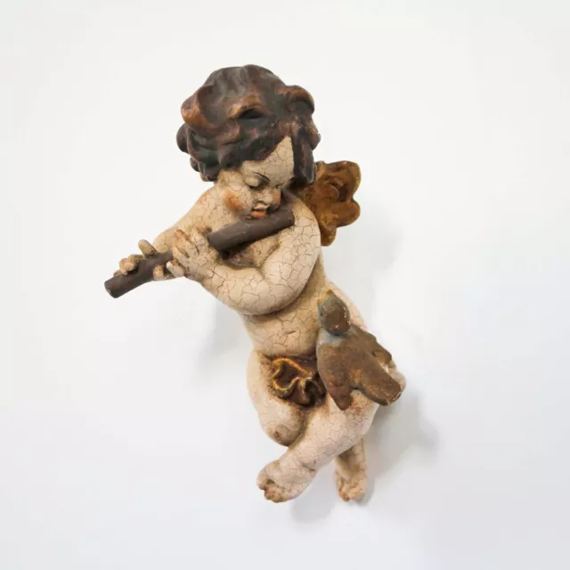 Alter Engel Putto  mit Flöte und Vogel, Holzengel farbig gefasst vergoldet 22 cm