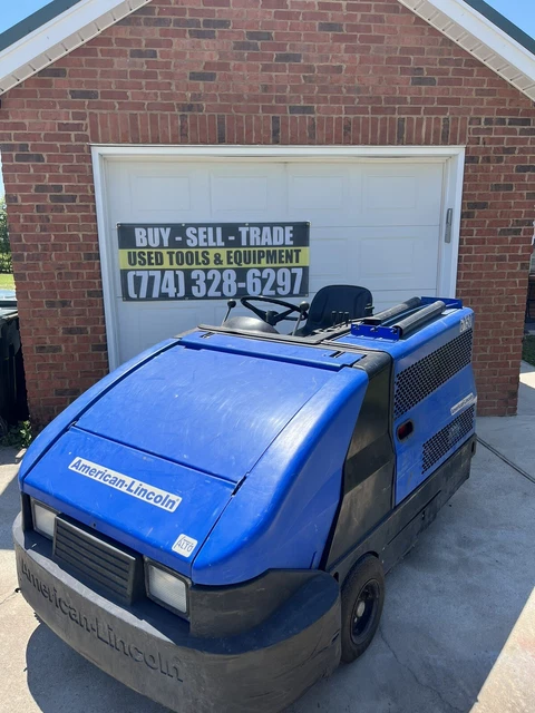 American Lincoln 6150 Ride On Sweeper