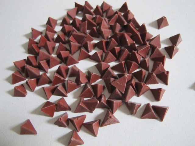Otec Plastic Tumbling Polishing  triangle, de-burring BROWN Media 9MM 1 Lb.
