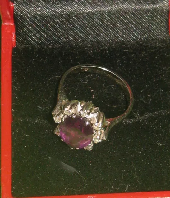 Alter schmaler 750 Weissgold Ring mit 8 Diamanten & schönen Amethyst Mittelstein