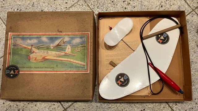 Altes Spielzeug Segelflieger PAX mit Karton defekt 32cm Sammlerstück + Zubehör