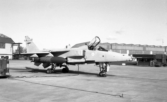6 Sqn, Jaguar GR.1, XZ369 'EF' at RAF Coltishall, 20 Mar 1995 - B&W Neg_5272
