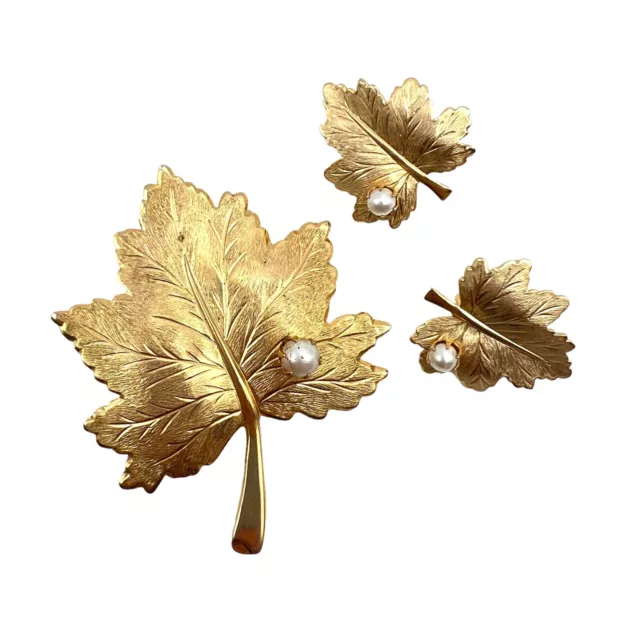 Sarah Coventry Maple leaf with faux Pearl brooch clip earrings set