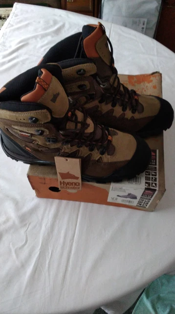 VIBRAM WALKING /WORK Boots Hyena Bovine Size 12 £24.62 - PicClick UK
