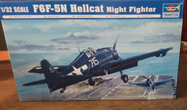 Maquette Avion 1/32 -  F6F-5N Hellcat Trumpeter plus détails Eduard