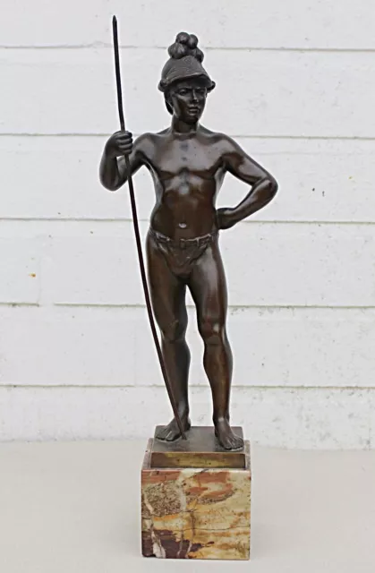 Bronze Krieger mit Lendenschurz und Helm von Spiro Schwalenberg Antikes Original