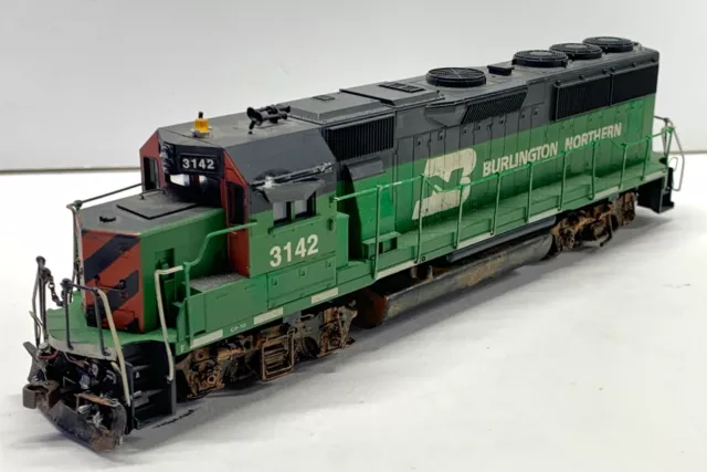 Athearn BN Burlington Northern GP50 #3142. Weathered Dummy 4594. Nice!