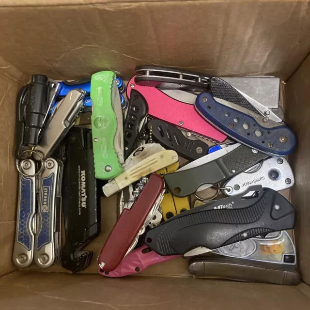 ALMOST 5LBS of TSA Confiscated Items-KNIVES, MULTITOOLS. A STEEL!