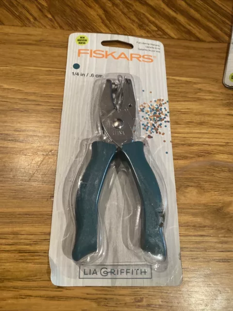 Fiskars Cushioned grip hand punch 1/4" - .6cm