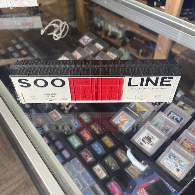 HO Train Car Soo Line Box Freight 177581 TYCO