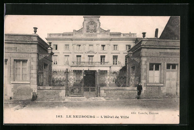 CPA Le Neubourg, L´Hotel de Ville
