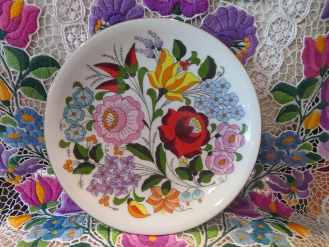 Kalocsa Hand Painted Porcelain Decorated Beautiful Wall Plate 7 1/2"