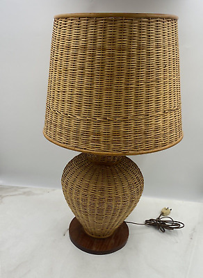 Vintage Mid Century Modern Wicker Lamp w/ Shade MCM 1960S 24” Tall