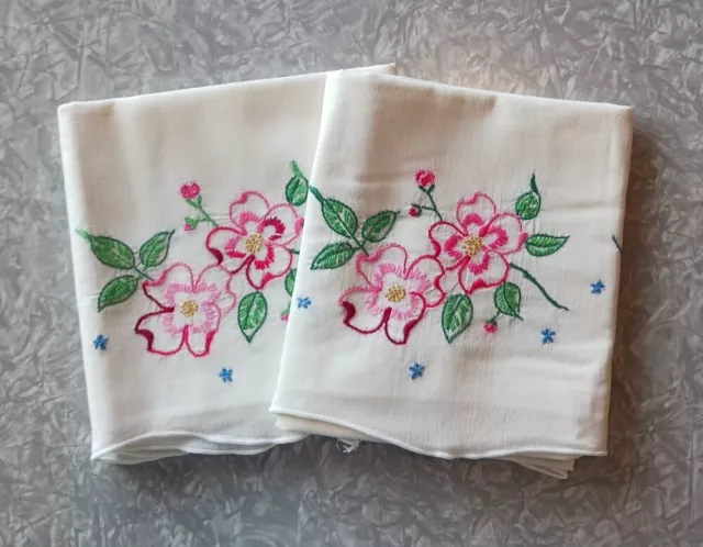 Vintage~ Apple Blossom embroidered pillowcase pair w/ scalloped edge