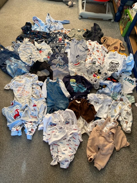 PACCHETTO VESTITI ENORME BAMBINO 3-6 mths x 87 articoli