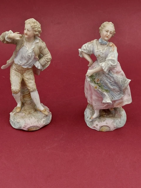 SUJETS 2 élégants en PORCELAINE allemande polychrome , signé tampon bleu VINTAGE