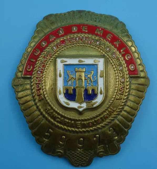 Q60, OBSOLETE Ciudad De Mexico - Mexican Police badge, Numbered