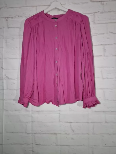 T-Shirt heiße rosa Bluse Größe 12 langärmelig bestickt mit Blumenmuster Schultern M&S