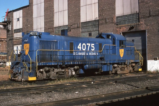 Delaware & Hudson Railroad     #4075    Original Kodachrome  Slide