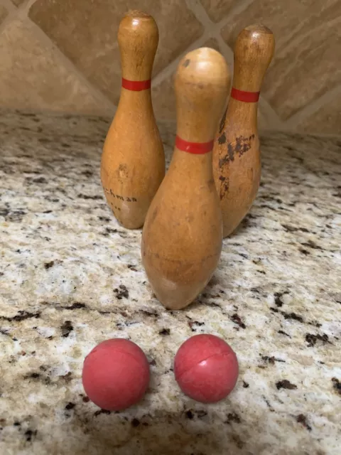 3 VINTAGE MINIATURE 4” BOWLING PINS + 2 BALLS TROPHY AWARDS 60’s  WOODEN