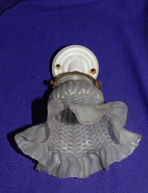ancienne applique murale porcelaine  douille laiton verre complete
