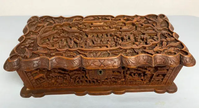 Antique 19th Century Chinese Sandalwood Very Beautiful Hand Carved Wooden Box