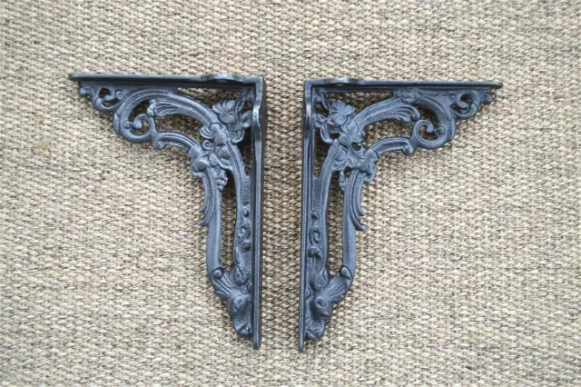 Ein Paar Gusseisen viktorianischer Stil Laub Regalhalterungen Regal Zisterne