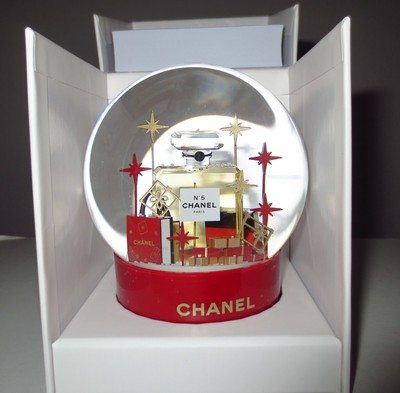BOULE A NEIGE Snowglobe Chanel N°5 Noel 2022/2023 Neuf EUR 255,00