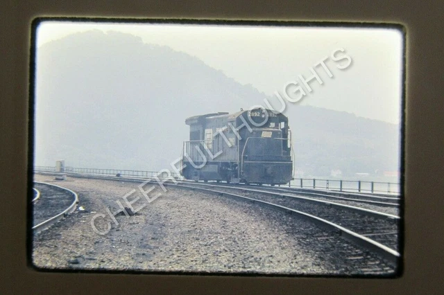 Original '73 Ektachrome Slide PC Penn Central 2892 U33B action Rockville   32F50