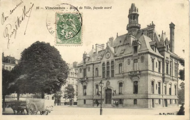 Vincennes-Hotel de Ville, facade nord CPA Saintry - L'Arcadie (180190)