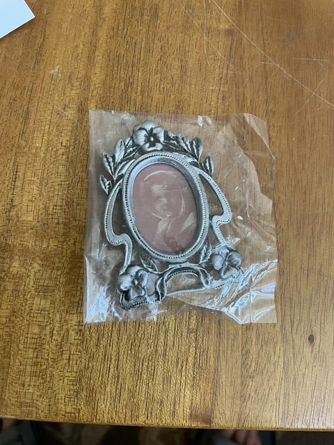 Metal ￼￼Small Desk Top Oval Picture Frame 2.5” H X 1.75” W Brand New￼
