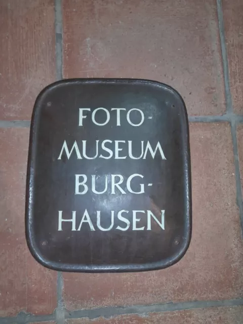 Rustikales Metallschild Werbeschild Ladenschild Außenwerbung Altstadt Nostalgie