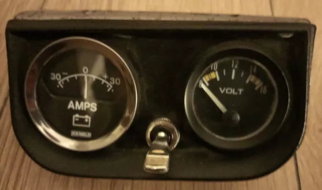 Amplificatori e Volts Calibri Vintage In Montaggio