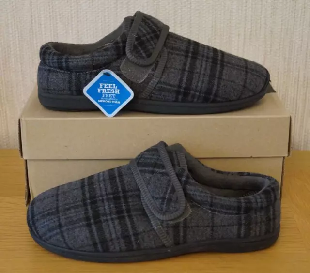 Mens CLARKS King Strap Touch Close Fasten Grey Check Slippers UK 7 G FIT 7G BNIB