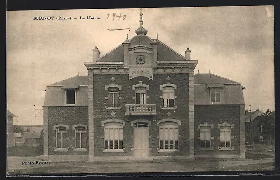 CPA Bernot, La Mairie