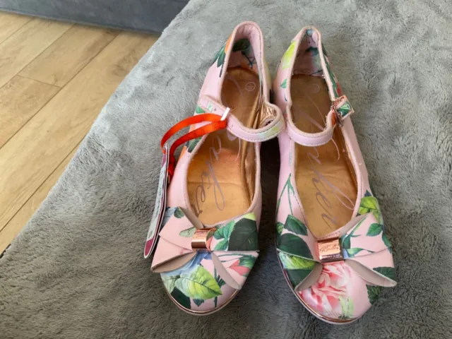 Ted Baker Girls Floral pink shoes with rose gold detail BNWT uk size 1 rrp £39