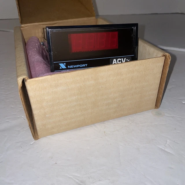 NEW Newport Quanta # Q2000C Digital Panel Meter