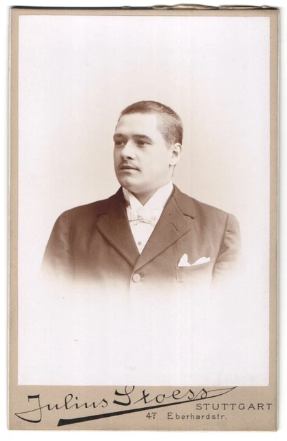 Fotografie Julius Stoess, Stuttgart, Eberhardstrasse 47, Portrait junger Herr i