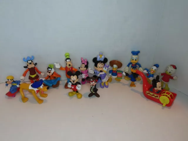 Mixed Lot of 15 Walt Disney Mickey Donald Duck Minnie Mouse Goofy Figures