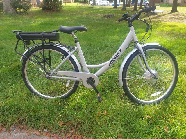 Halfords step best sale through electric bikes