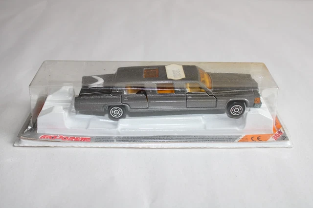 MAJORETTE Cadillac Limousine grise  N° 339 ( Réf B62 ) 3