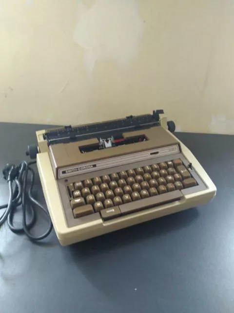 VINTAGE- machine à écrire SMITH-CORONA electrique transportable-TBE-