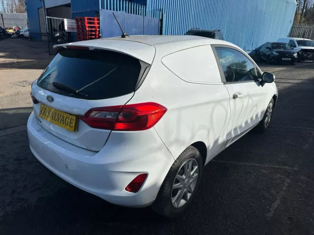 2019 FORD FIESTA MK8 VAN BASE 1.5 TDCI WHITE 1x HUB CAP - BREAKING