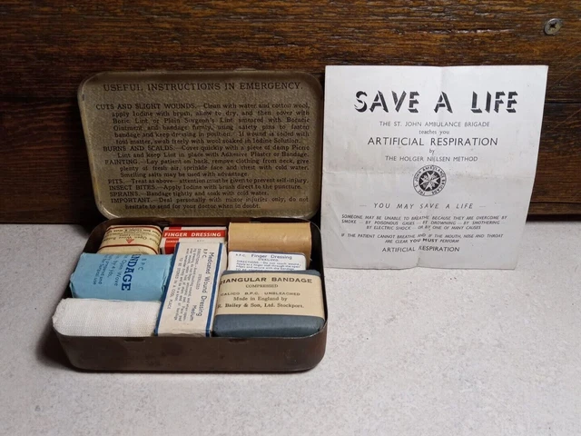 The Roamers First Aid Kit Complete Outfit Unused Vintage Medical Collectable