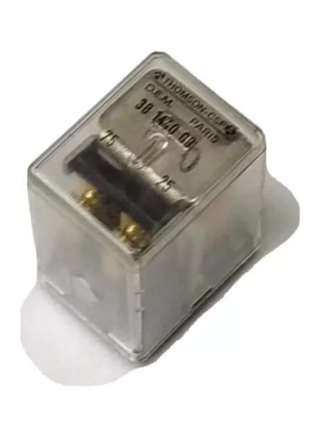 Relais 4/6V Dc  Contact  2 RT  3 Amp 48 volts                      CL5/7