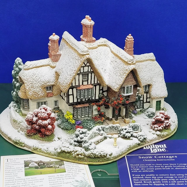 リリパットレーン　Winter At  Mot Hall, keswick Lilliput Lane,