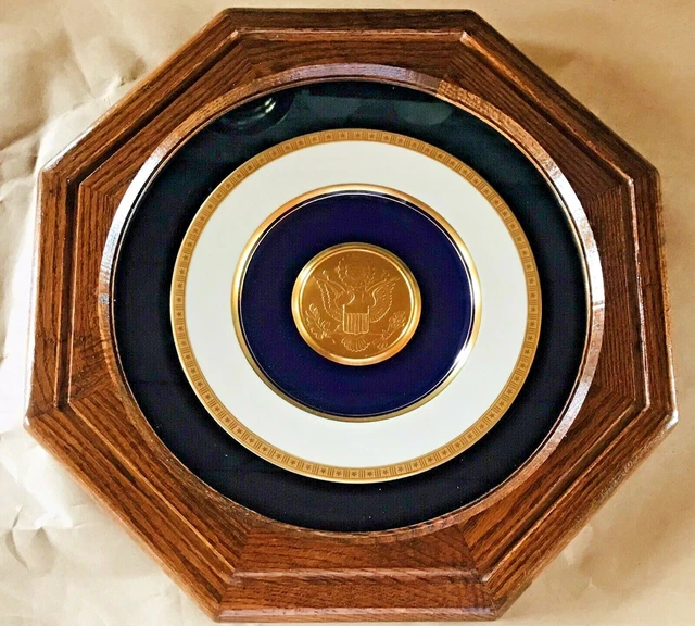 FRAMED PICKARD FINE China Commemorative Gold Plate Great Seal Of United