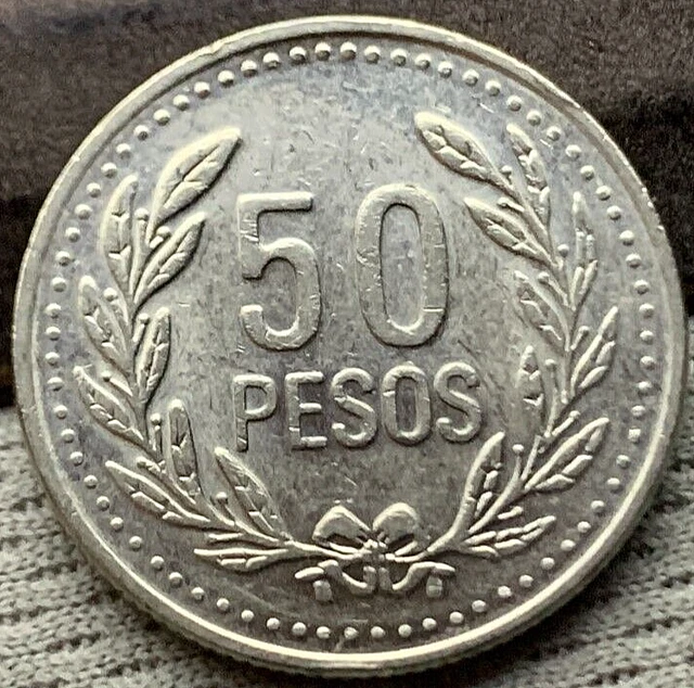 2012 Colombia 50 Pesos Coin UNC   Colombia coat of arms  #X84
